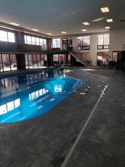 Boarders Inn & Suites By Cobblestone Hotels - גראנד איילנד מראה חיצוני תמונה