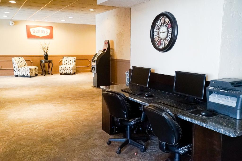 Boarders Inn & Suites By Cobblestone Hotels - גראנד איילנד מראה חיצוני תמונה